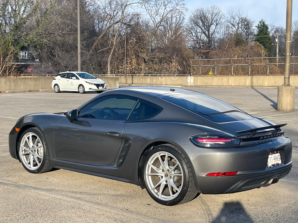 2017 Porsche 718 Cayman - Image 28 of 31