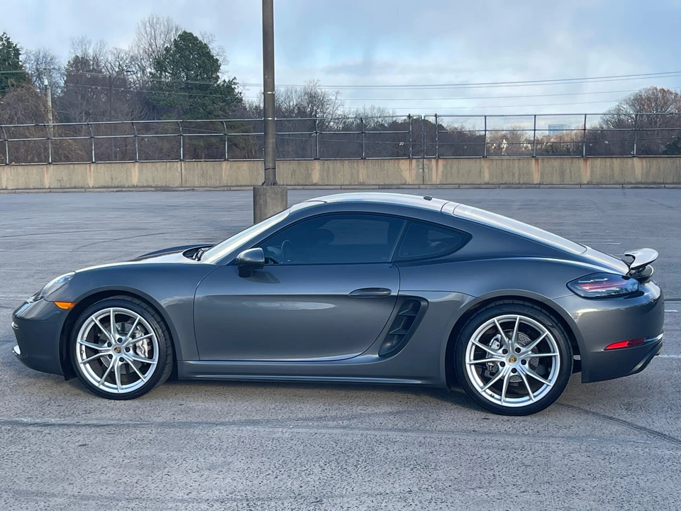 2017 Porsche 718 Cayman - Image 26 of 31