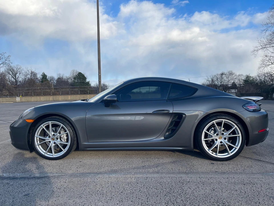 2017 Porsche 718 Cayman - Image 24 of 31