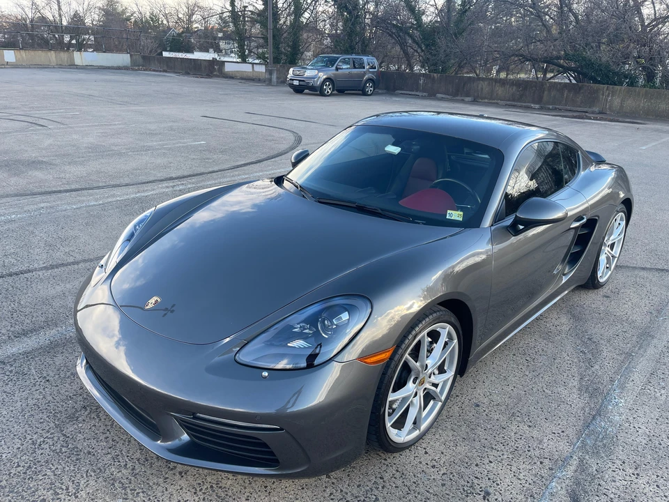 2017 Porsche 718 Cayman - Image 15 of 31