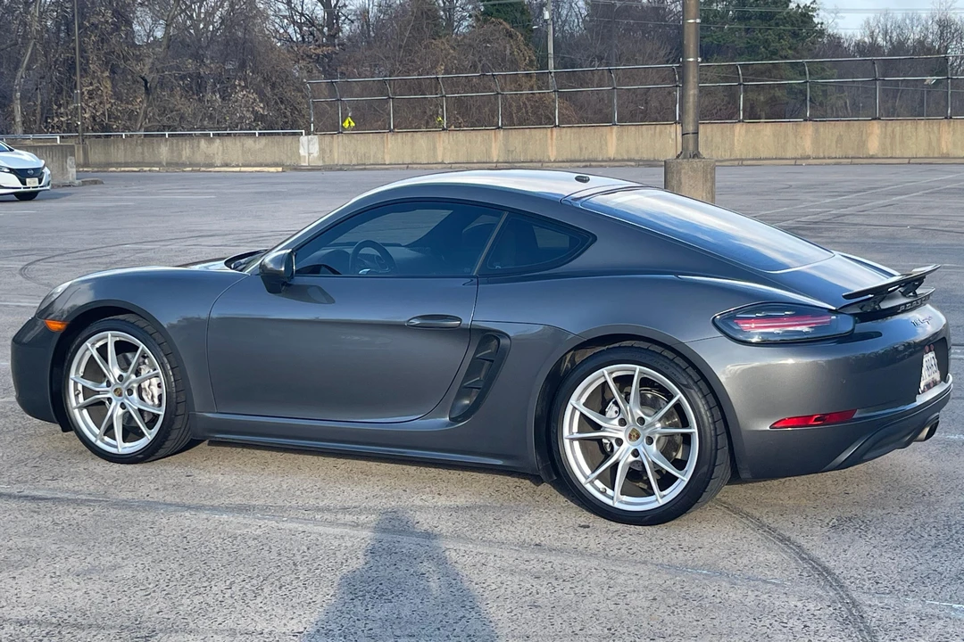 2017 Porsche 718 Cayman - Image 27 of 31