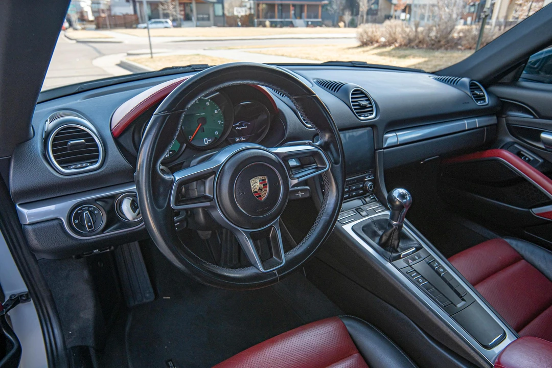 2017 Porsche 718 Cayman - Image 15 of 31