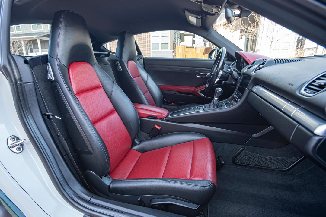2017 Porsche 718 Cayman - Image 16 of 31
