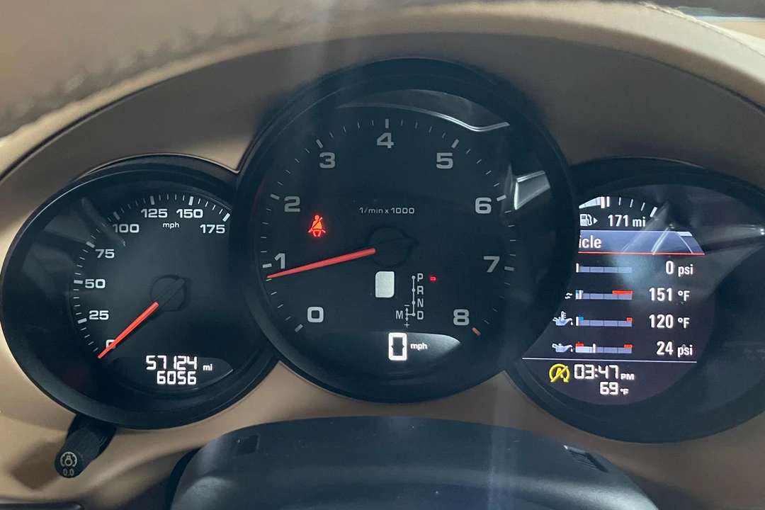 2017 Porsche 718 Cayman - Image 29 of 31