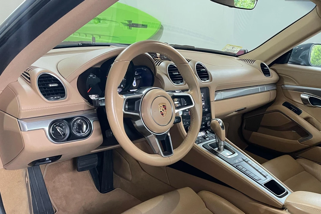 2017 Porsche 718 Cayman - Image 26 of 31