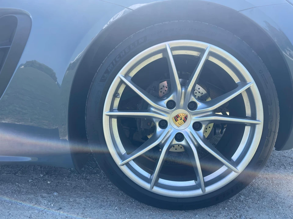 2017 Porsche 718 Cayman - Image 23 of 31