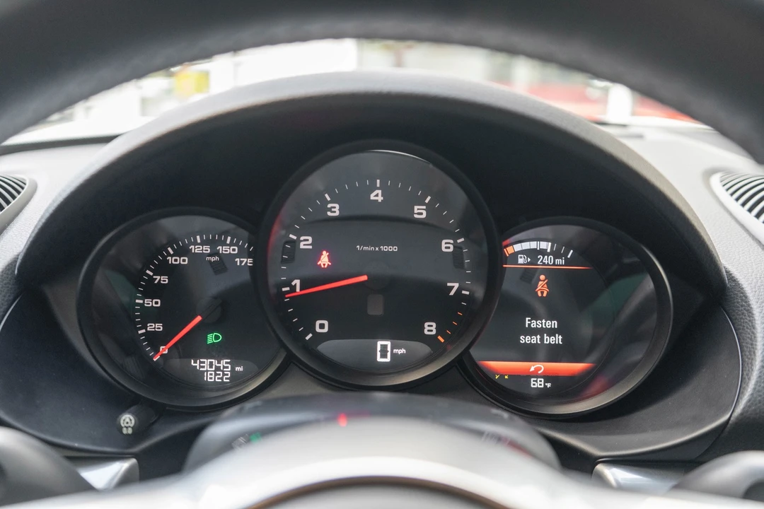 2017 Porsche Cayman - Image 21 of 31