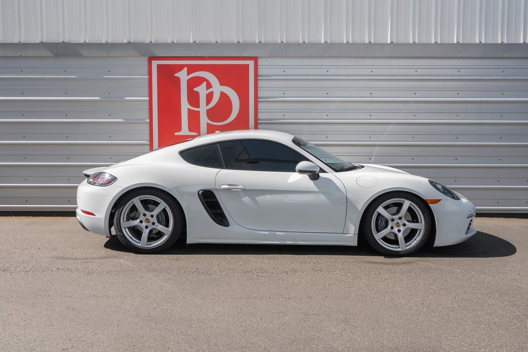 2017 Porsche Cayman - Image 13 of 31