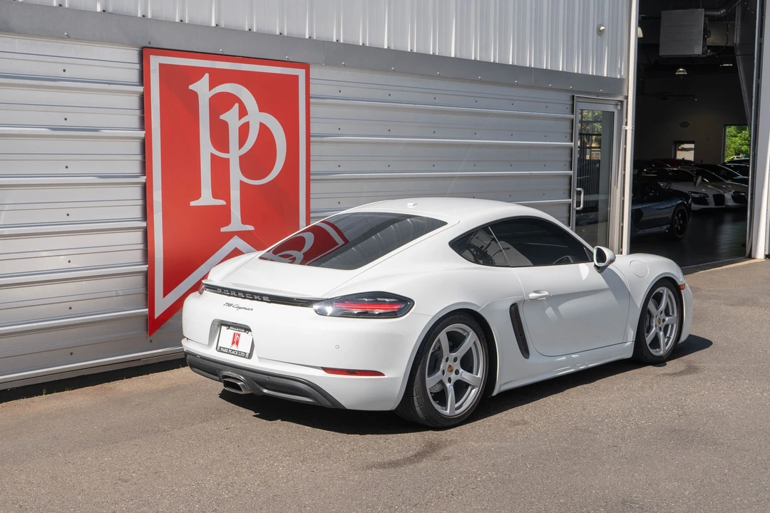 2017 Porsche Cayman - Image 12 of 31