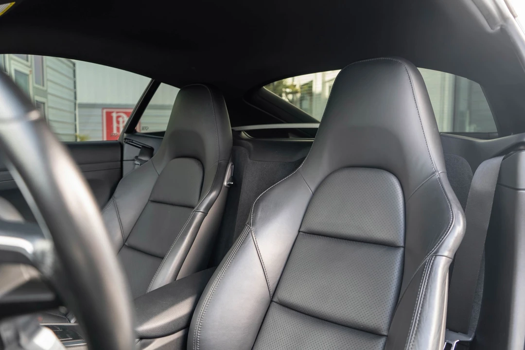 2017 Porsche Cayman - Image 16 of 31