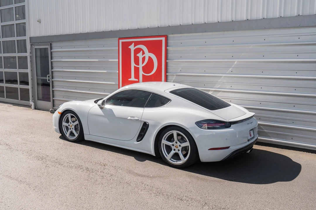 2017 Porsche Cayman - Image 10 of 31