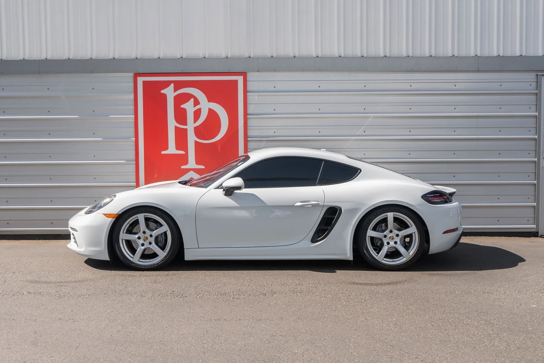 2017 Porsche Cayman - Image 9 of 31