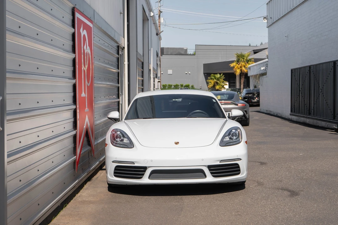 2017 Porsche Cayman - Image 7 of 31
