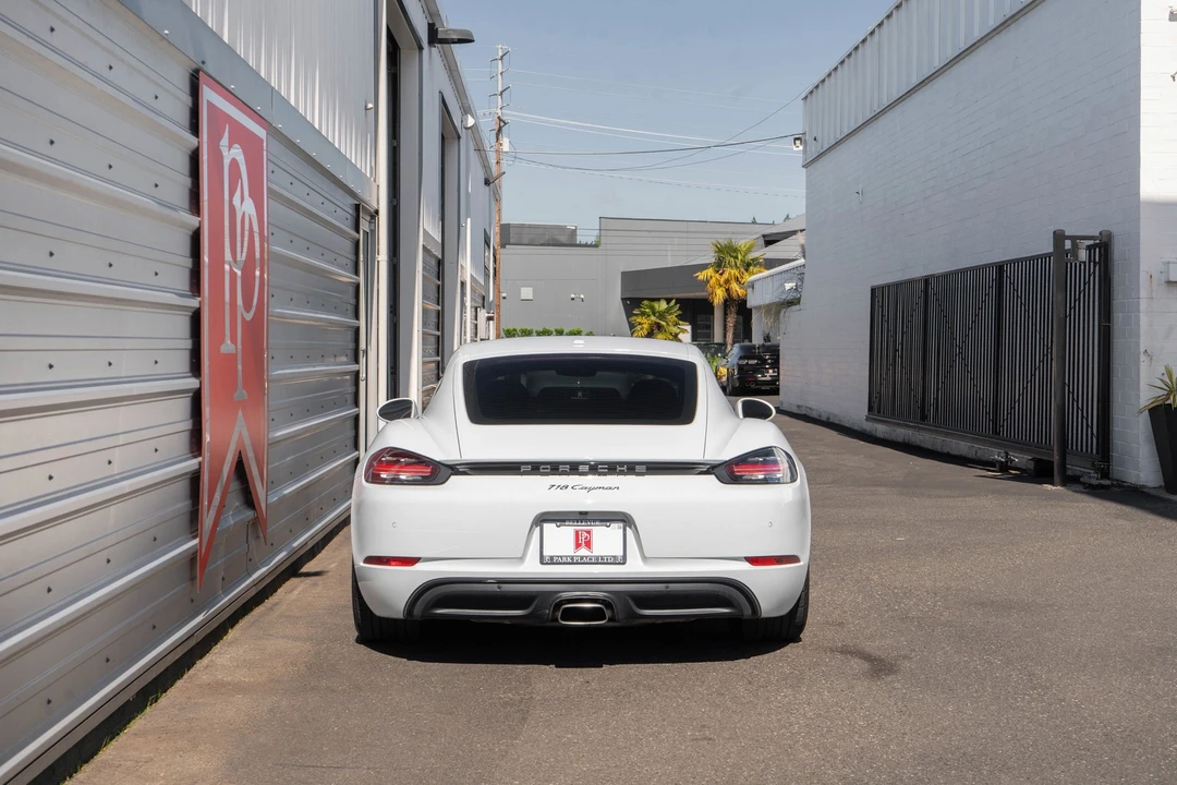 2017 Porsche Cayman - Image 11 of 31