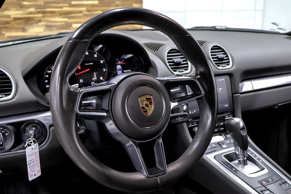 2017 Porsche 718 Cayman - Image 11 of 19