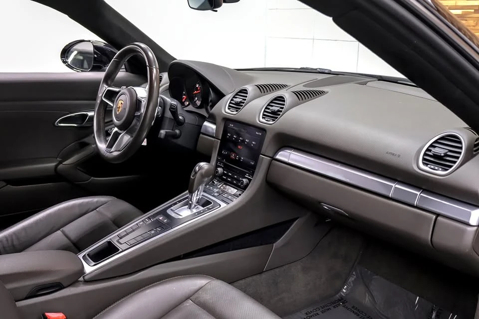 2017 Porsche 718 Cayman - Image 10 of 19
