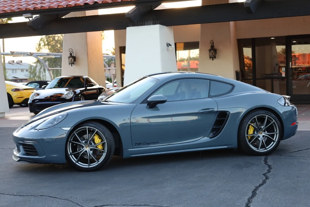 2017 Porsche 718 Cayman - Image 6 of 12