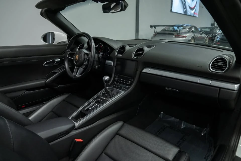 2017 Porsche 718 Boxster - Image 12 of 19
