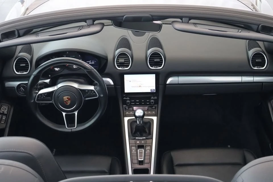 2017 Porsche 718 Boxster - Image 8 of 20