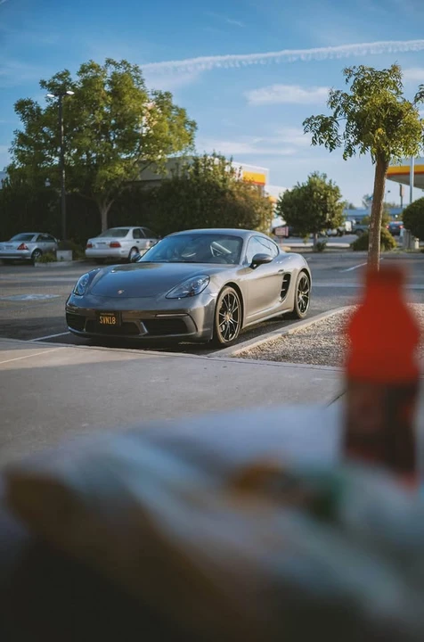 2017 Porsche 718 Cayman - Image 3 of 12