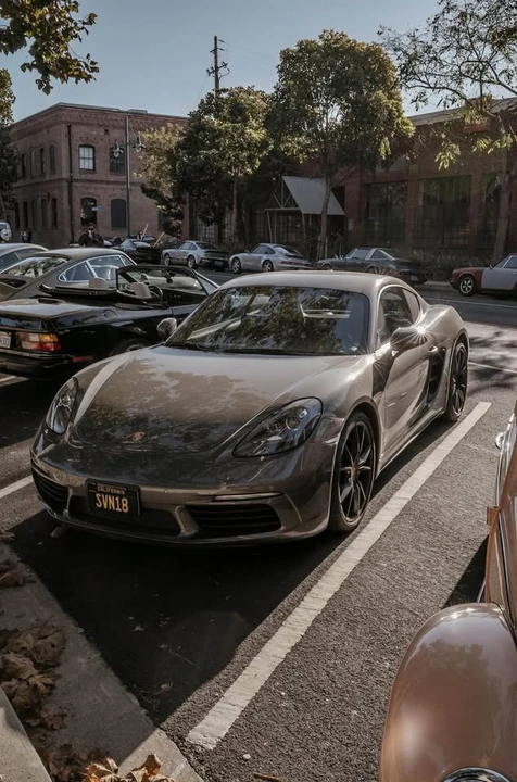 2017 Porsche 718 Cayman - Image 8 of 12