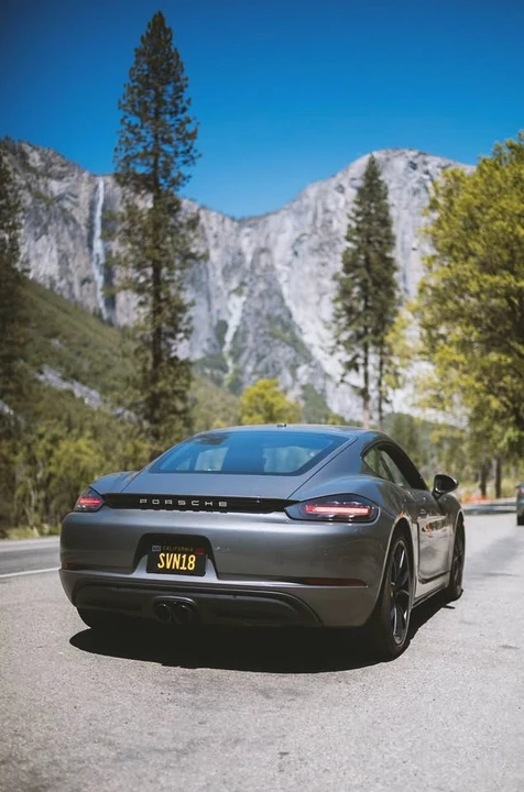 2017 Porsche 718 Cayman - Image 4 of 12