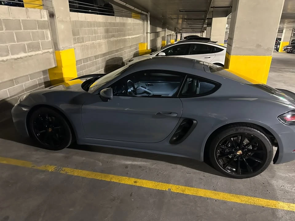 2017 Porsche 718 Cayman - Image 9 of 16