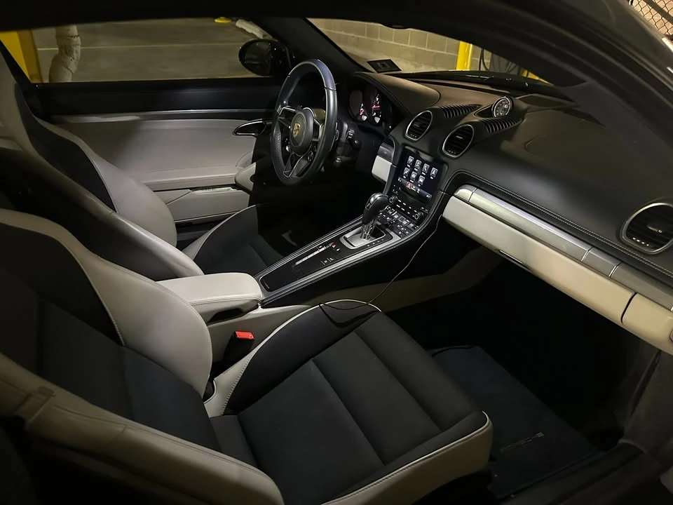 2017 Porsche 718 Cayman - Image 16 of 16