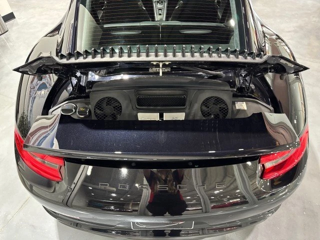 2017 Porsche 911 - Image 13 of 20