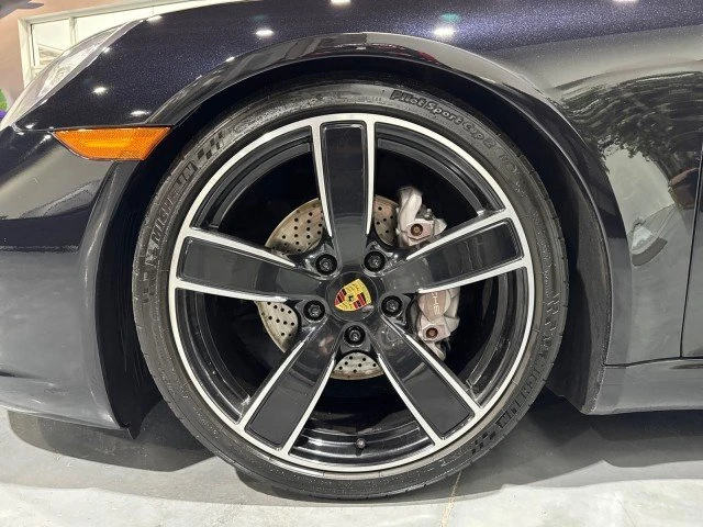 2017 Porsche 911 - Image 15 of 20