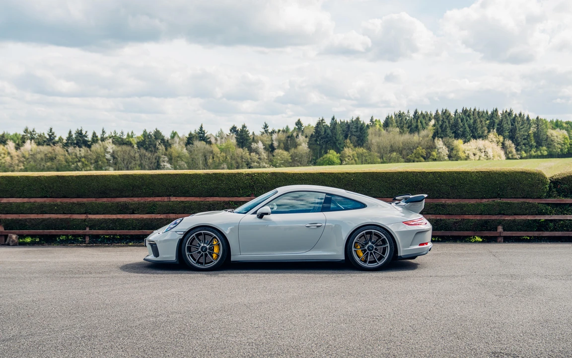 2017 Porsche 991 GT3 - Image 4 of 31