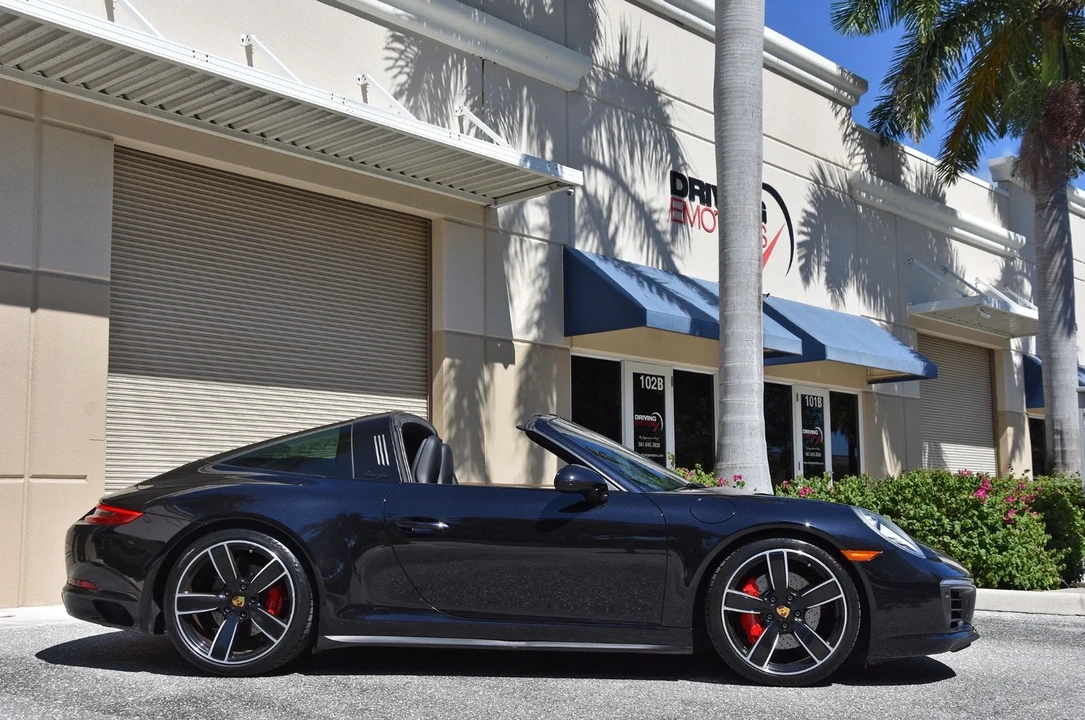 2017 Porsche 991 Targa 4 & 4S - Image 19 of 21