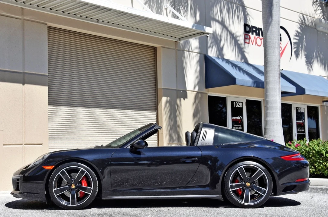 2017 Porsche 991 Targa 4 & 4S - Image 17 of 21