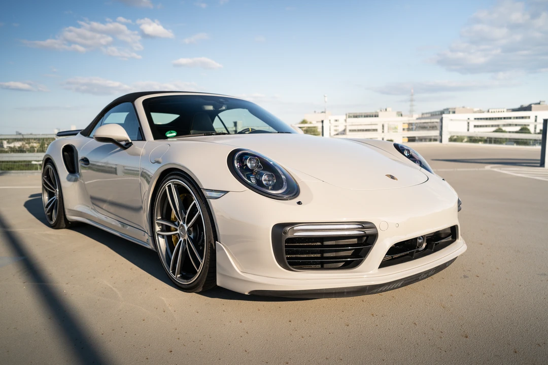 2017 Porsche 991 Turbo - Image 8 of 31