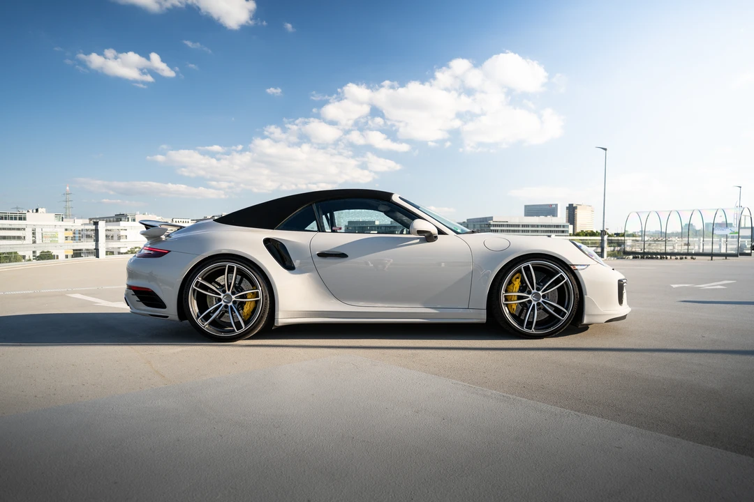2017 Porsche 991 Turbo - Image 7 of 31