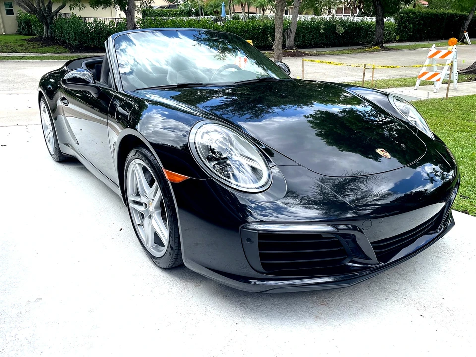 2017 Porsche - Image 2 of 16