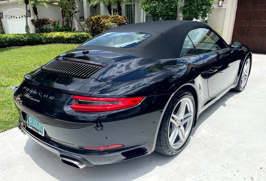 2017 Porsche - Image 11 of 16