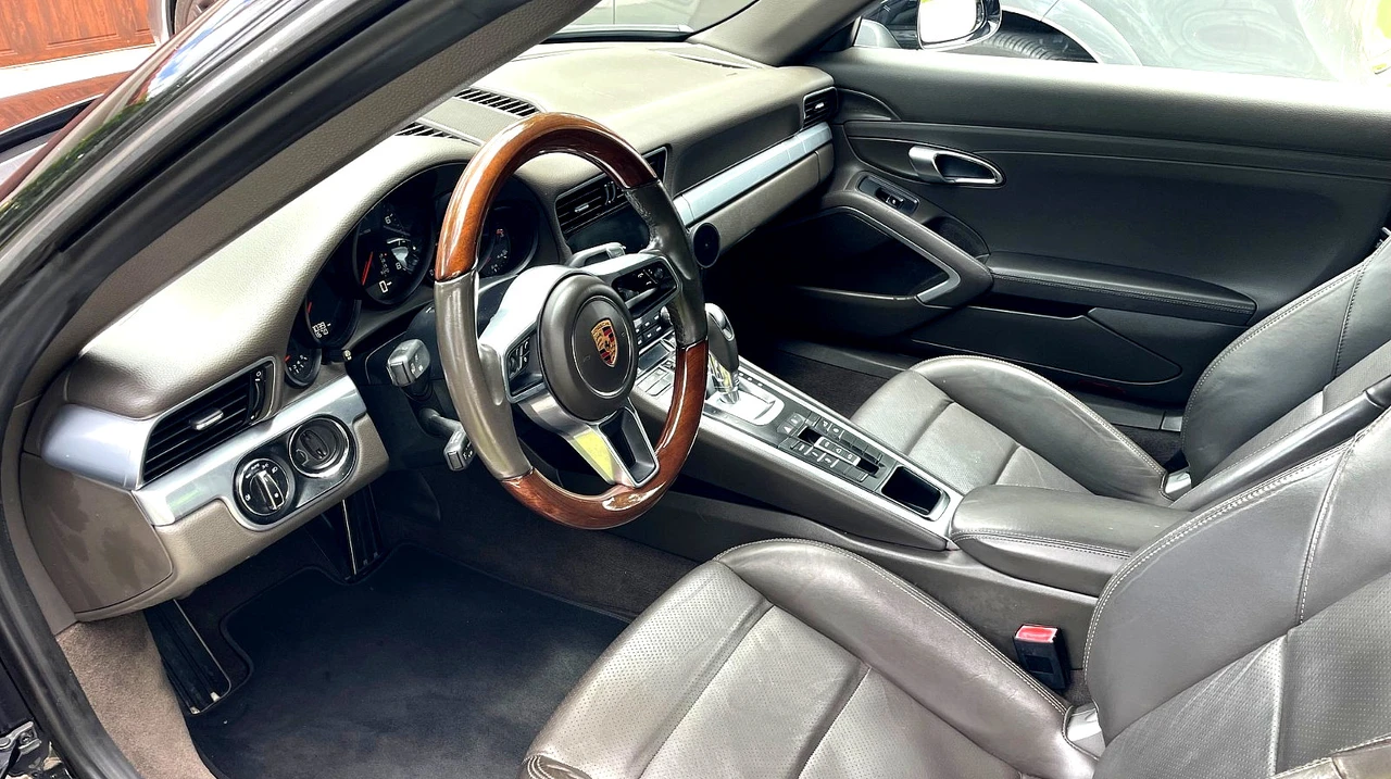 2017 Porsche - Image 16 of 16