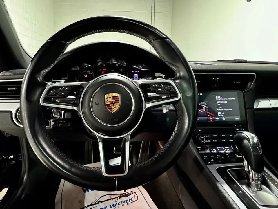 2017 Porsche 991 Carrera - Image 16 of 20
