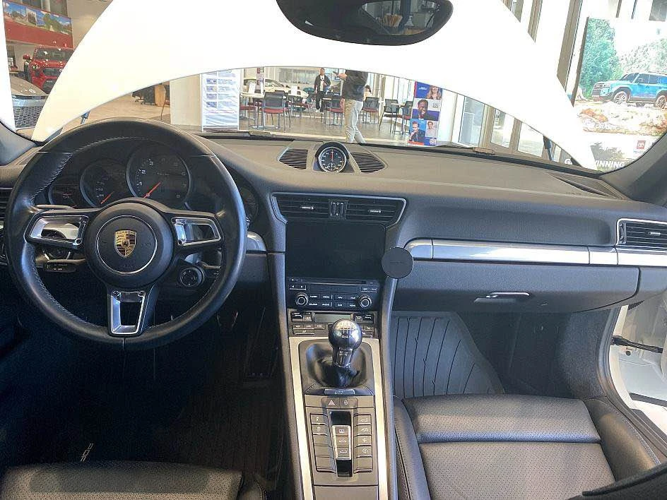 2017 Porsche 991 Carrera - Image 7 of 12