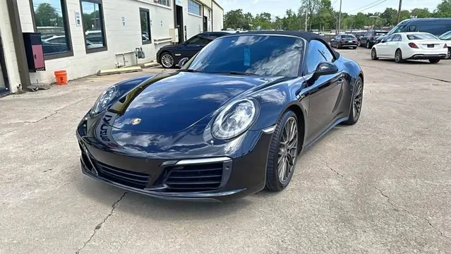 2017 Porsche 911 Carrera 4 Cabriolet