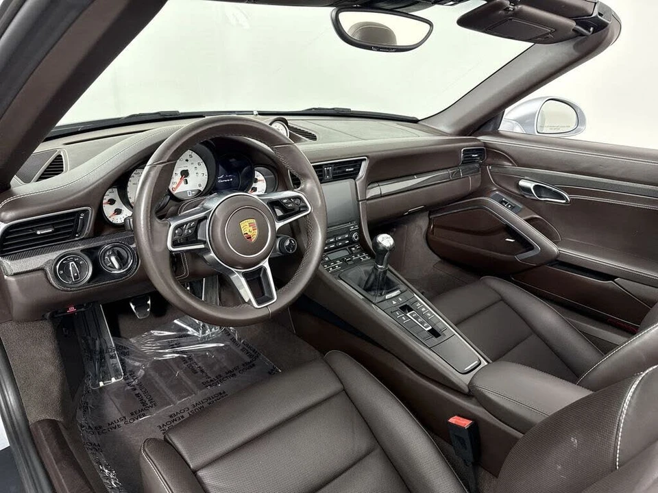 2017 Porsche 991 Carrera 4 - Image 4 of 31