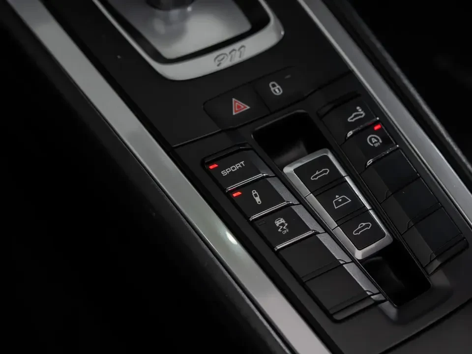 2017 Porsche 991 Carrera 4 - Image 17 of 20