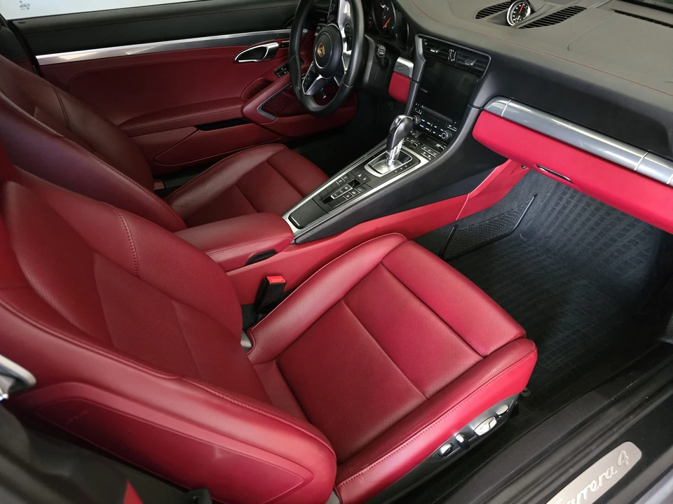 2017 Porsche 991 Carrera 4 - Image 29 of 31