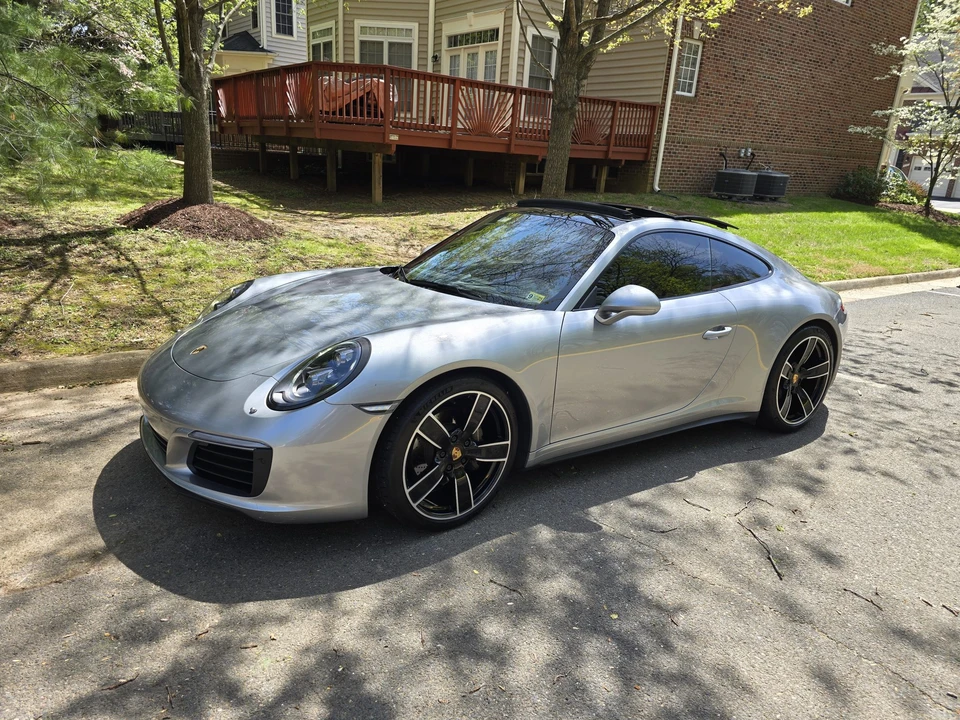 2017 Porsche 991 Carrera 4 - Image 2 of 31