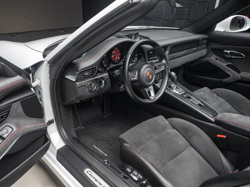 2017 Porsche 911 - Image 10 of 20