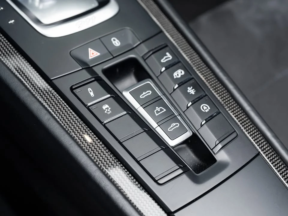 2017 Porsche 911 - Image 18 of 20