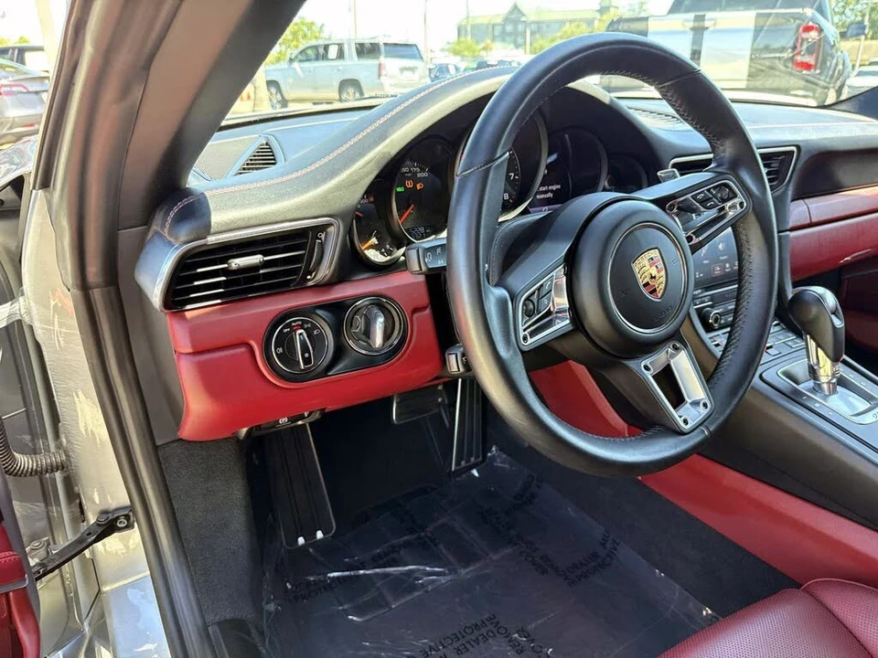2017 Porsche 991 Carrera 4S - Image 21 of 31
