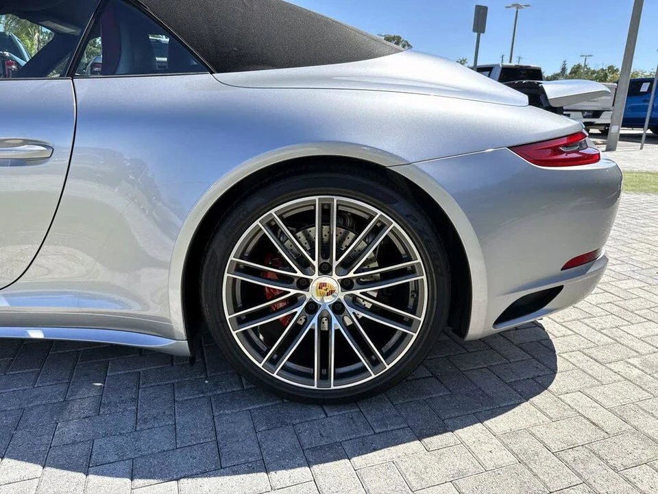 2017 Porsche 991 Carrera 4S - Image 17 of 31