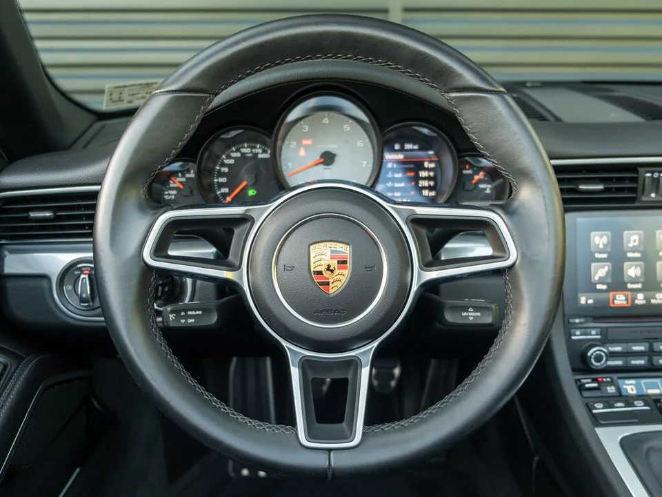 2017 Porsche 991 Carrera 4S - Image 24 of 31